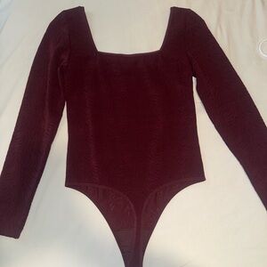Aritzia Babaton Maroon Shapelace Longsleeve